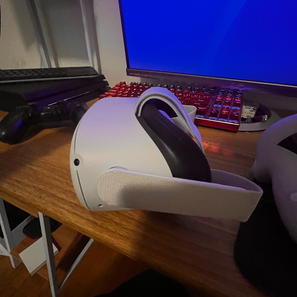 VR META QUEST 2 - Picture 5 of 11